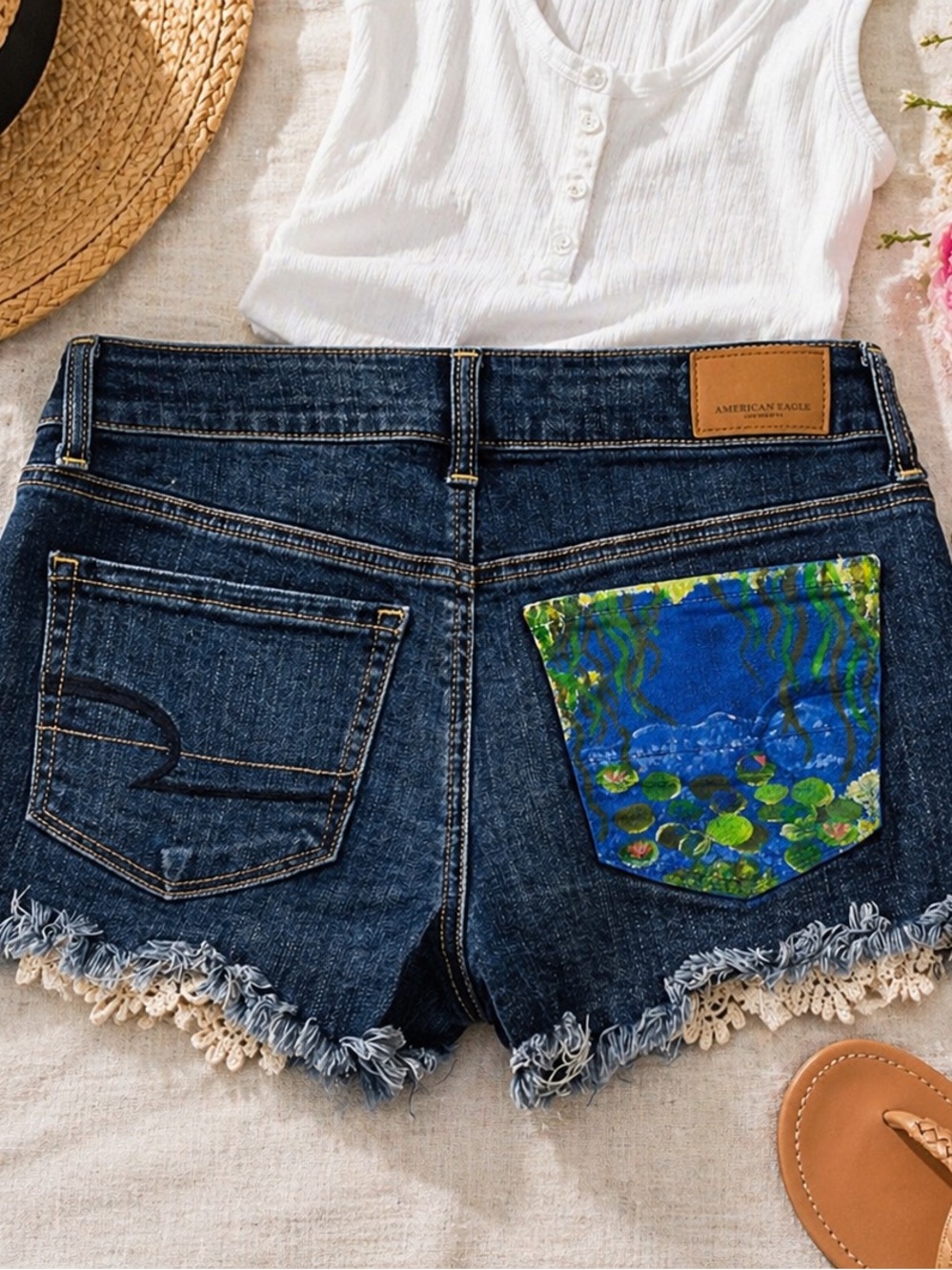 American Eagle Shortie Lace Distressed Painted Denim Shorts Monet Pocket Sz 2